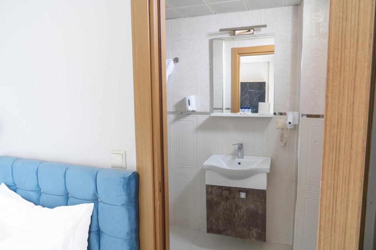 Loss Hotel Catalca ภายนอก รูปภาพ